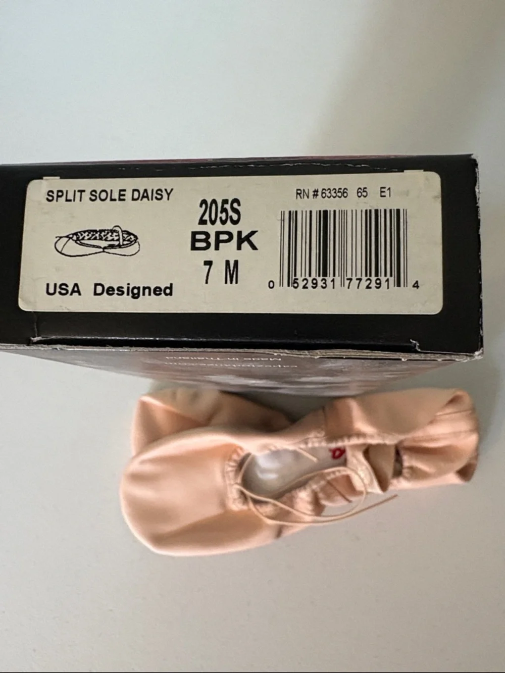 Capezio Ballet Flats in Light Pink Split sole Daisy - Picture 2 of 4